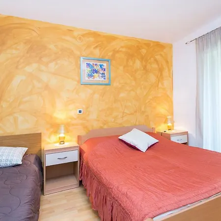 Ana Apartment *