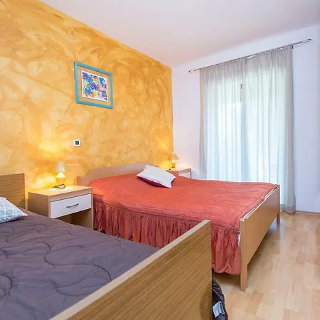Ana Apartment *